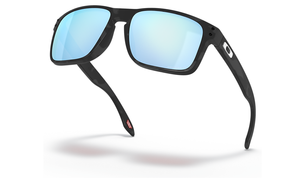 Päikeseprillid OAKLEY Holbrook Matte Black Camo Prizm Deep Water Polarized
