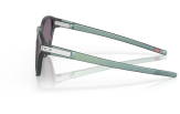 Päikeseprillid OAKLEY Latch Matte Carbon Prizm Grey