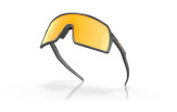 Päikeseprillid OAKLEY Sutro S Matte Carbon Prizm 24K