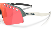 Päikeseprillid OAKLEY Sutro Lite Sweep Matte Silver/Blue Colorshift Prizm Trail Torch