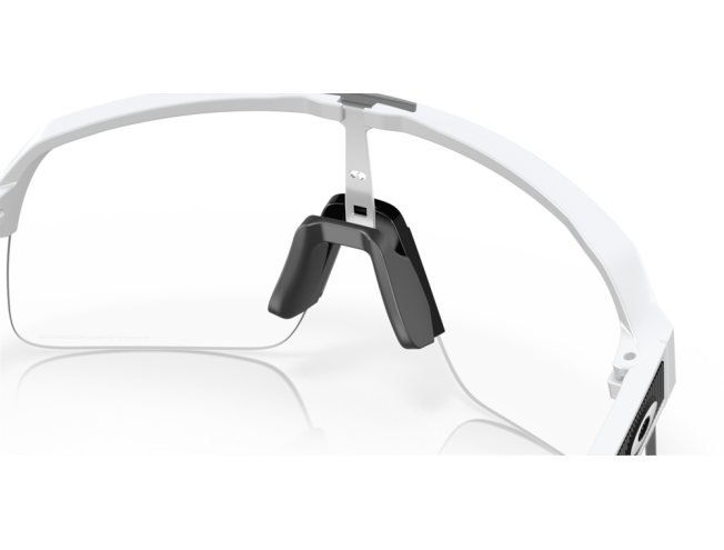 Päikeseprillid OAKLEY Sutro Lite Matte White Photochromic