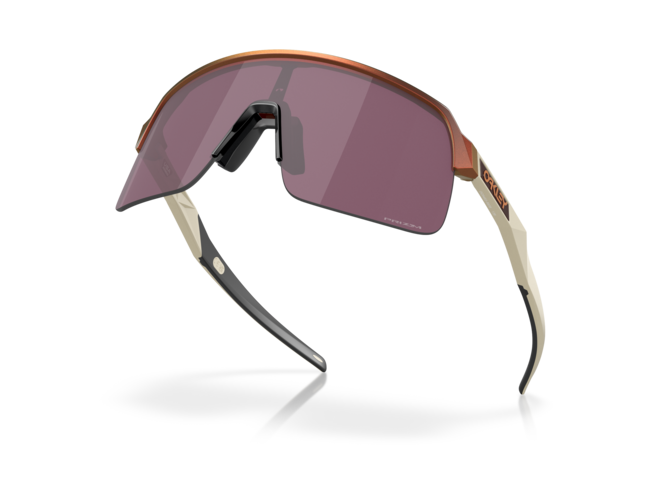 Päikeseprillid OAKLEY Sutro Lite Matte Red Gold Colorshift Prizm Road Black