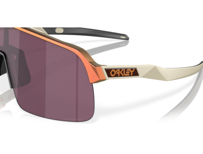 Päikeseprillid OAKLEY Sutro Lite Matte Red Gold Colorshift Prizm Road Black