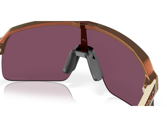 Päikeseprillid OAKLEY Sutro Lite Matte Red Gold Colorshift Prizm Road Black
