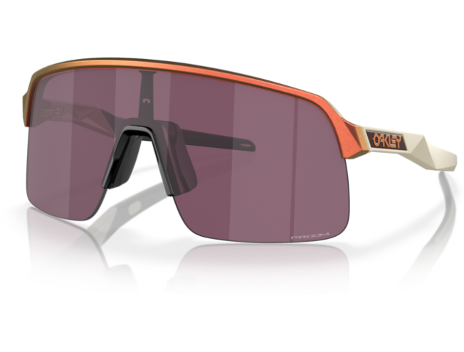 Päikeseprillid OAKLEY Sutro Lite Matte Red Gold Colorshift Prizm Road Black